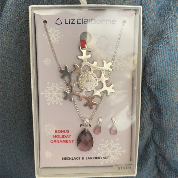 Liz Claiborne Holiday Set - Picture 4 of 8